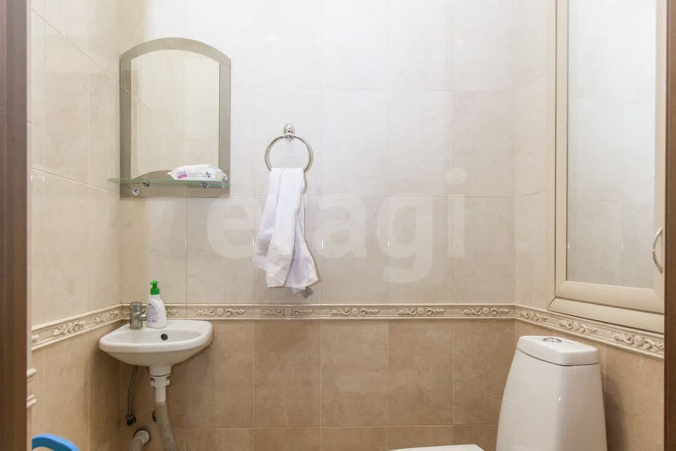Продаётся 2-комнатная квартира, 72.4 м²