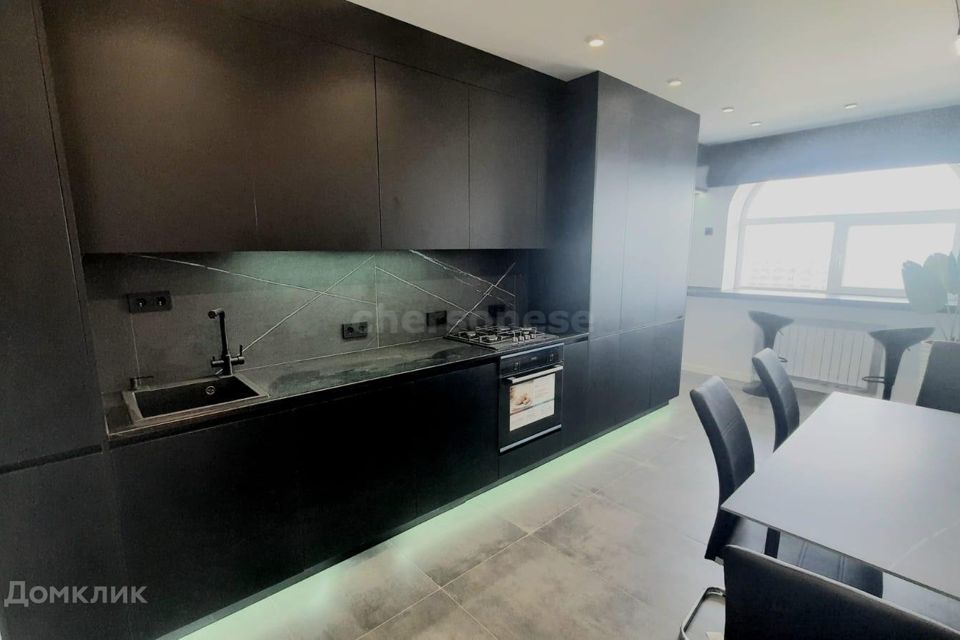 Продаётся 3-комнатная квартира, 100 м²