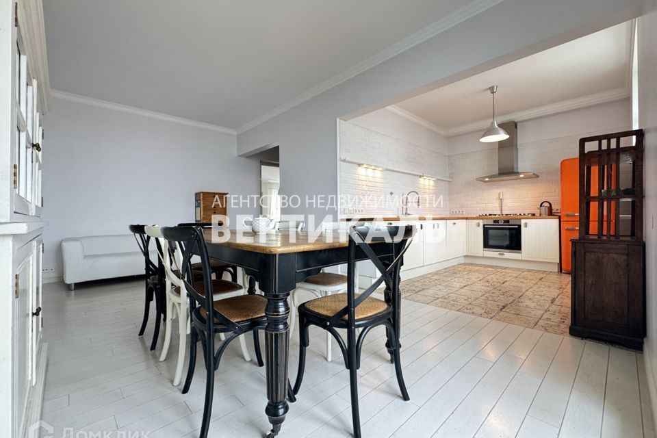 Продаётся 3-комнатная квартира, 90 м²