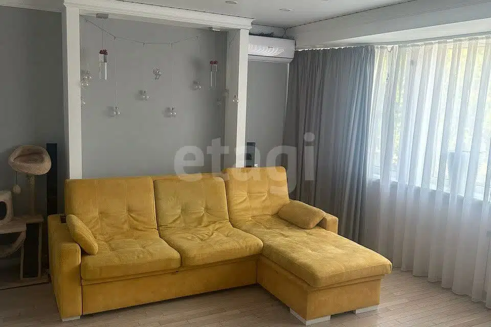 Продаётся 3-комнатная квартира, 118 м²