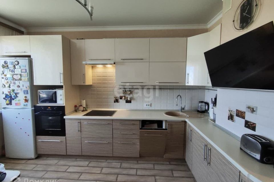 Продаётся 2-комнатная квартира, 68.2 м²