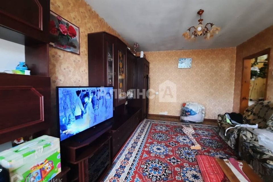 Продаётся 4-комнатная квартира, 71.6 м²
