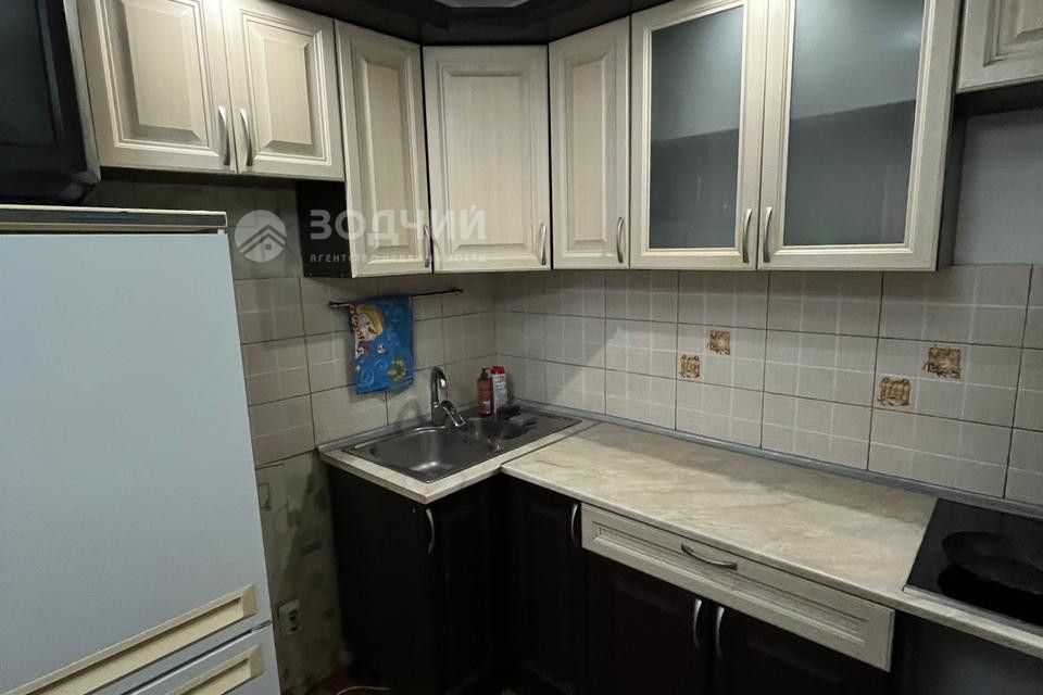 Продаётся 1-комнатная квартира, 42 м²