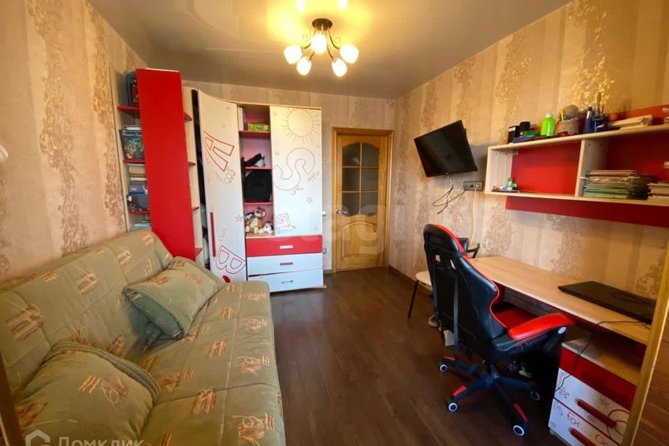 Продаётся 4-комнатная квартира, 82 м²