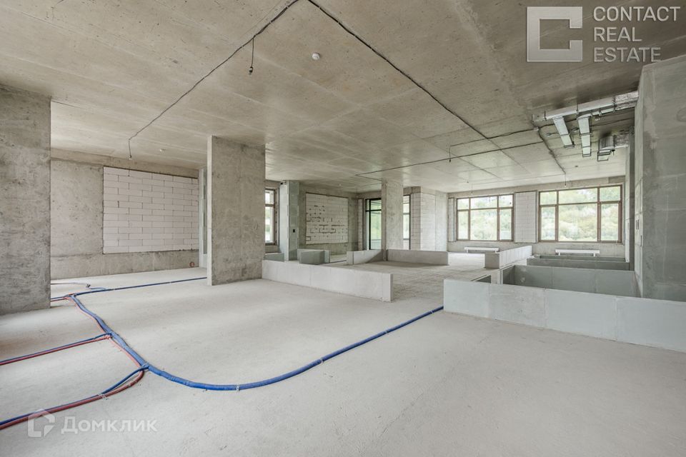 Продаётся 4-комнатная квартира, 211 м²