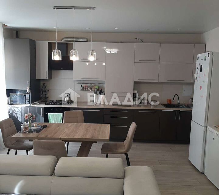 Продаётся 2-комнатная квартира, 77 м²