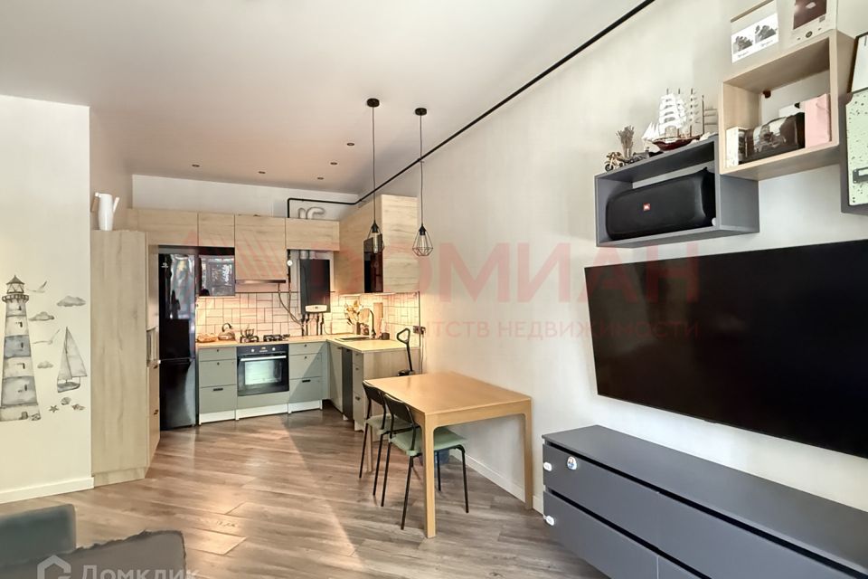 Продаётся 1-комнатная квартира, 42 м²