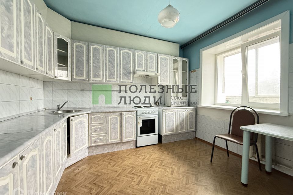 Продаётся 3-комнатная квартира, 108 м²