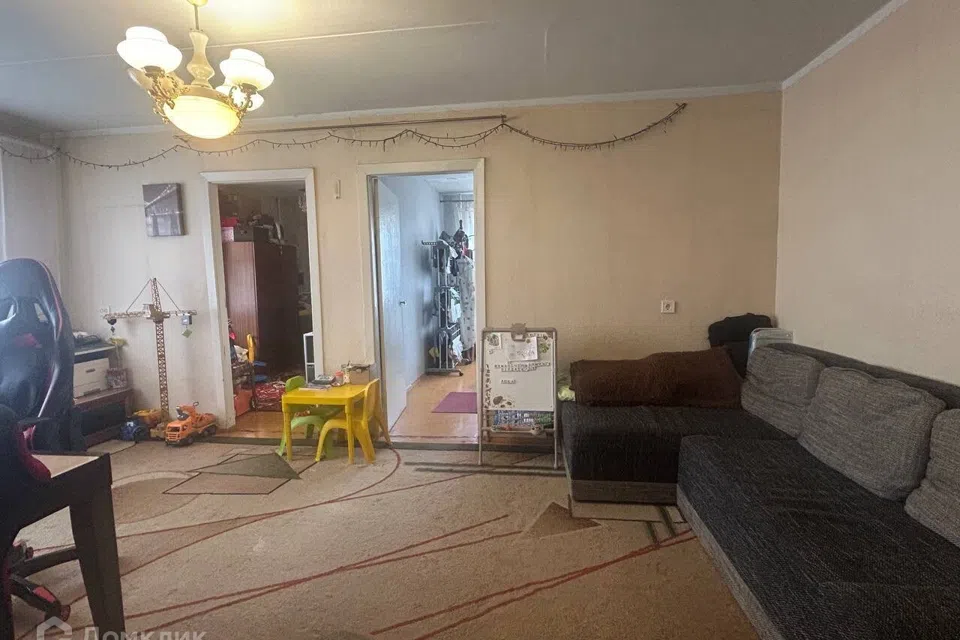 Продаётся 4-комнатная квартира, 62.8 м²