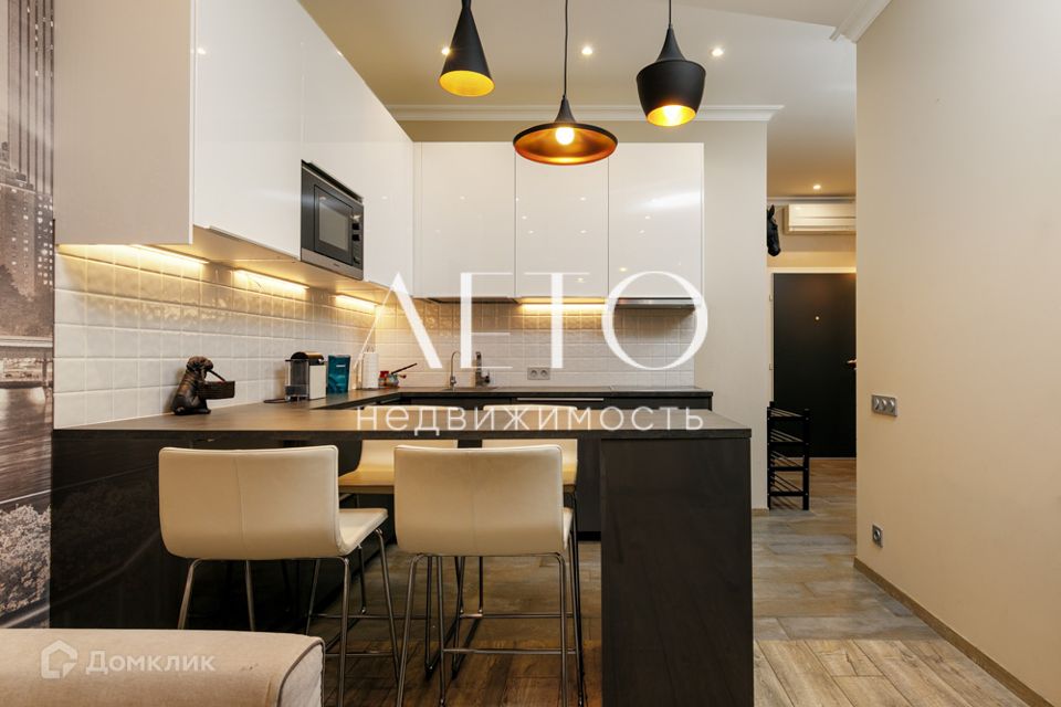 Продаётся 1-комнатная квартира, 54 м²