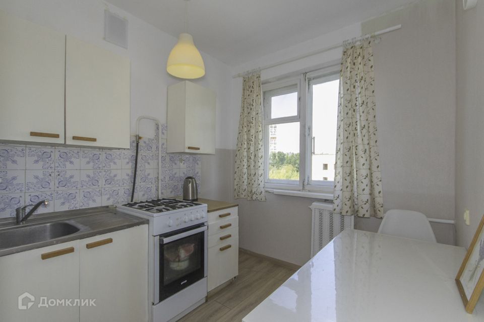Продаётся 3-комнатная квартира, 47.4 м²