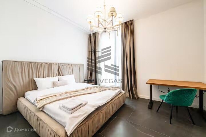 Сдаётся 4-комнатная квартира, 134 м²
