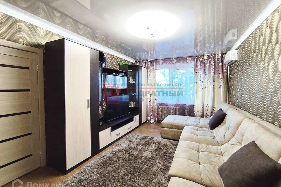 Продаётся 4-комнатная квартира, 81.5 м²