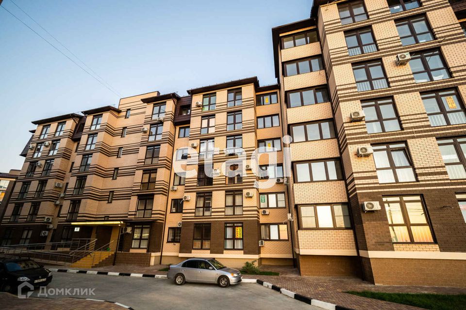 Продаётся 1-комнатная квартира, 42 м²