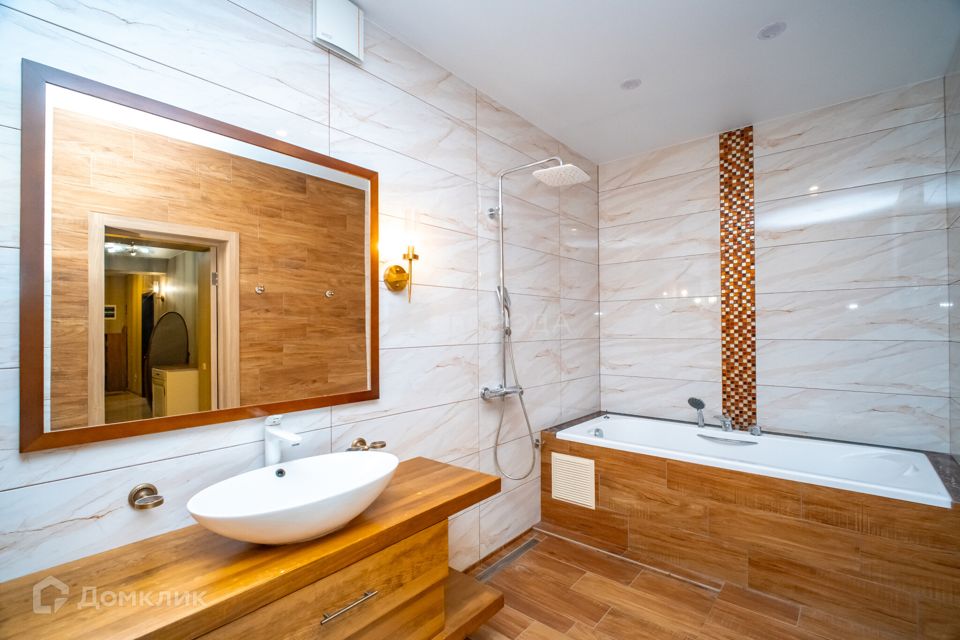 Продаётся 3-комнатная квартира, 122.8 м²