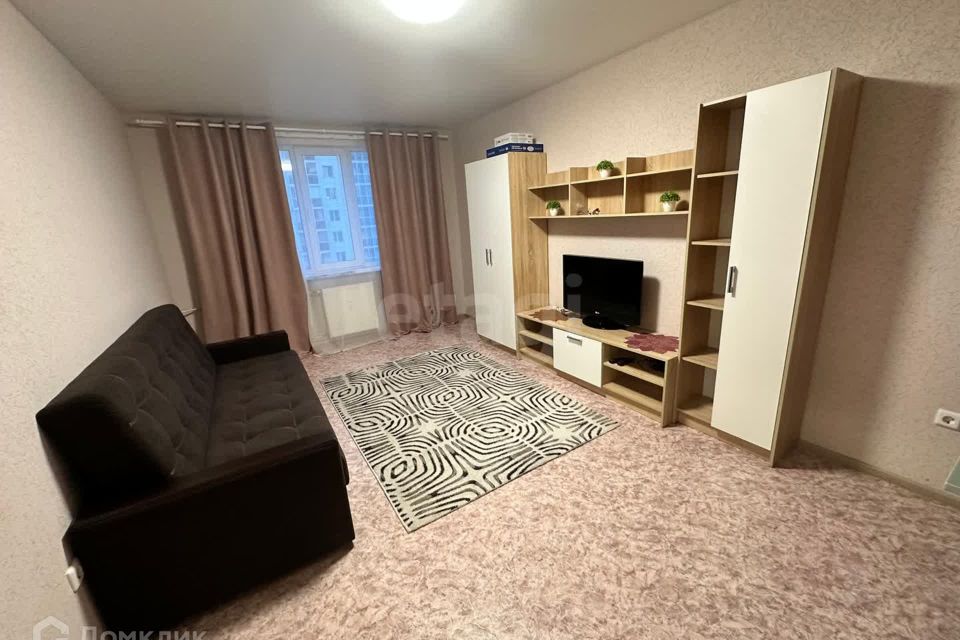 Продаётся 1-комнатная квартира, 37.3 м²
