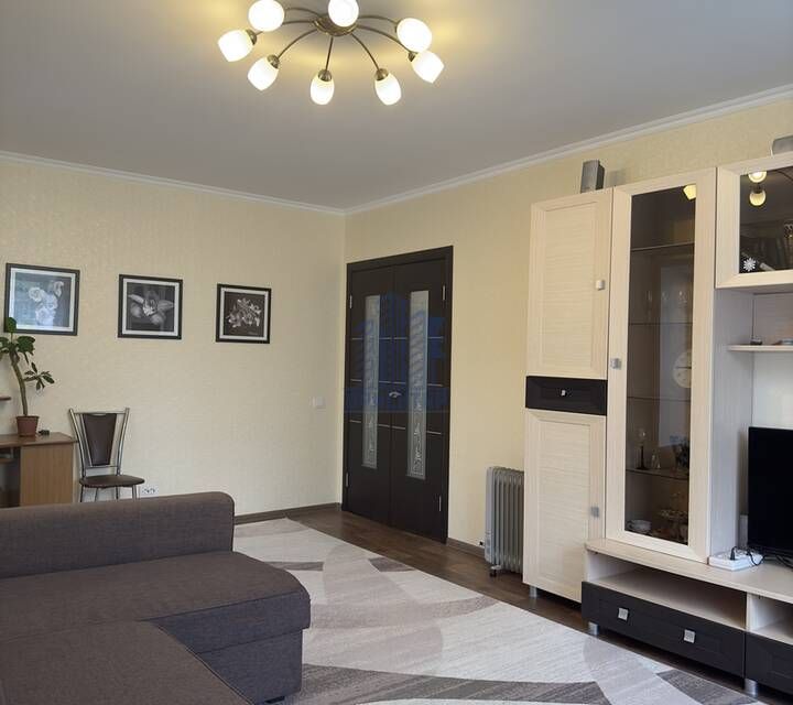 Продаётся 1-комнатная квартира, 42 м²