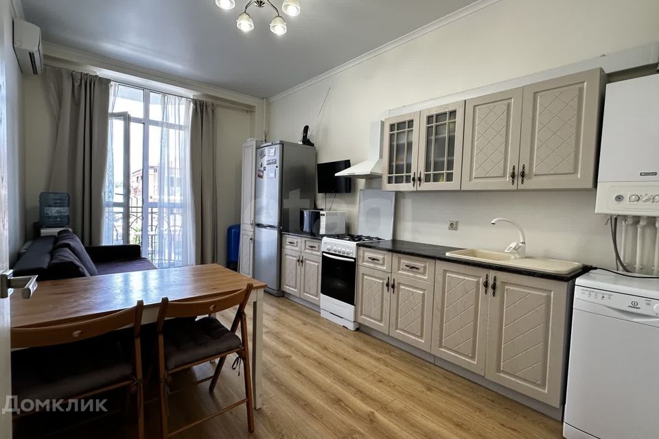 Продаётся 1-комнатная квартира, 49 м²