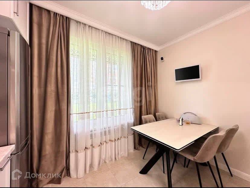 Продаётся 2-комнатная квартира, 56.8 м²