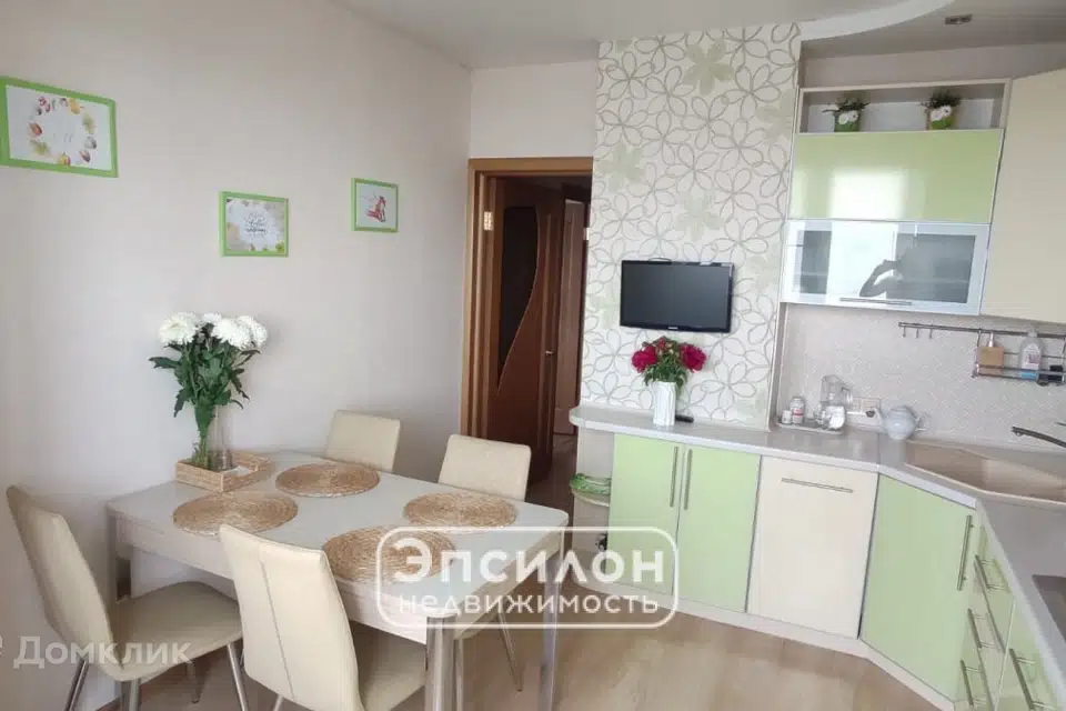 Продаётся 4-комнатная квартира, 95.6 м²