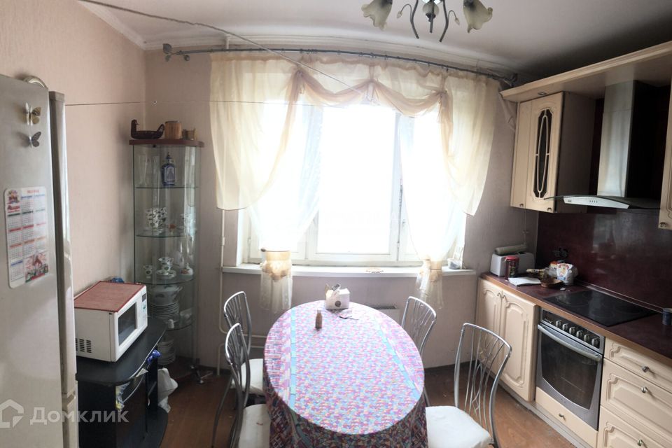 Продаётся 4-комнатная квартира, 93 м²