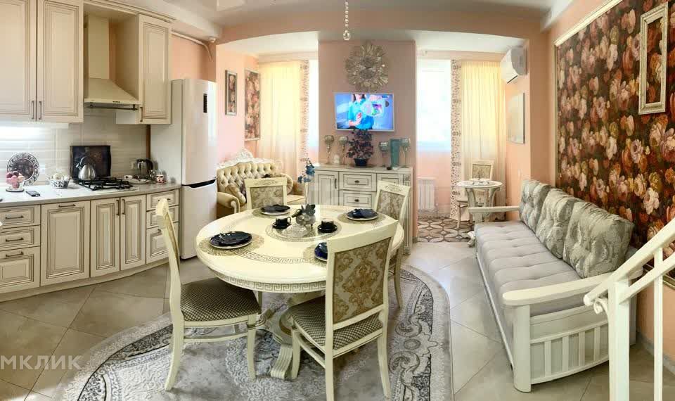 Продаётся 1-комнатная квартира, 96 м²