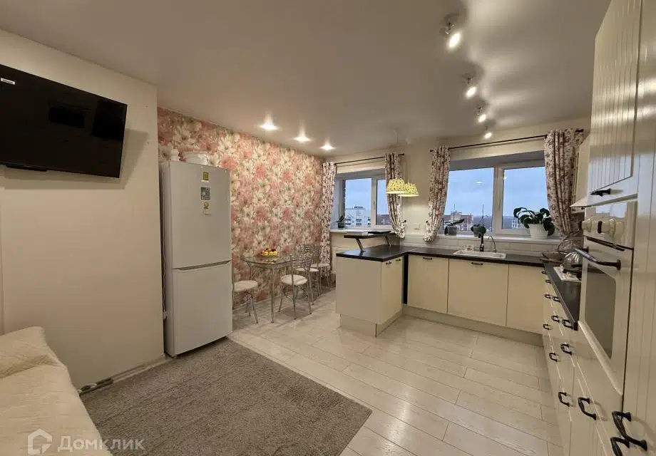 Продаётся 2-комнатная квартира, 67.7 м²