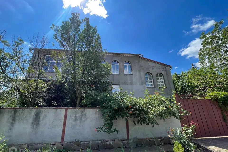 Продаётся 2-этажный дом, 660 м²