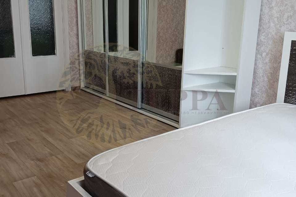 Сдаётся 1-комнатная квартира, 42 м²