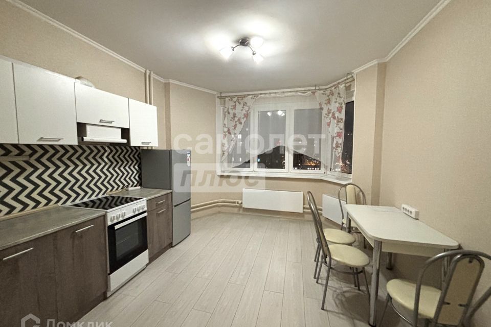 Сдаётся 2-комнатная квартира, 58 м²