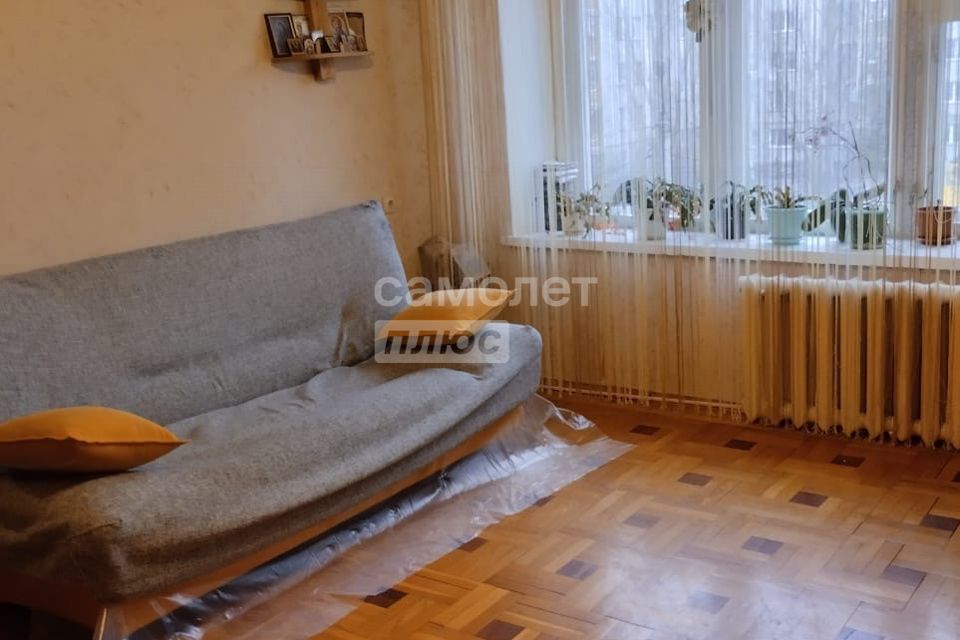 Продаётся 4-комнатная квартира, 75.8 м²