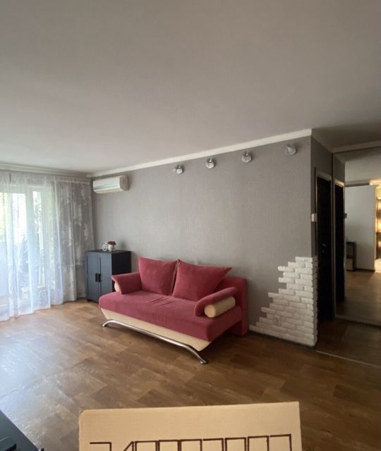 Продаётся 3-комнатная квартира, 57 м²