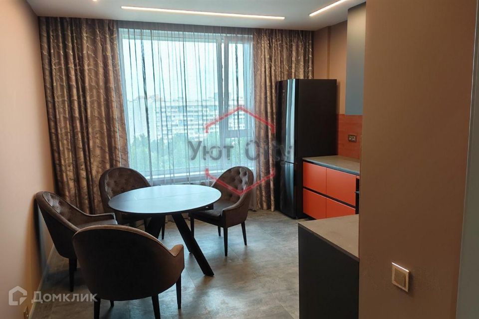 Сдаётся 2-комнатная квартира, 65 м²