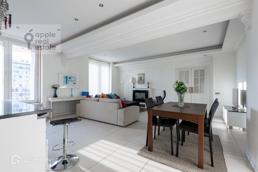 Сдаётся 4-комнатная квартира, 135 м²