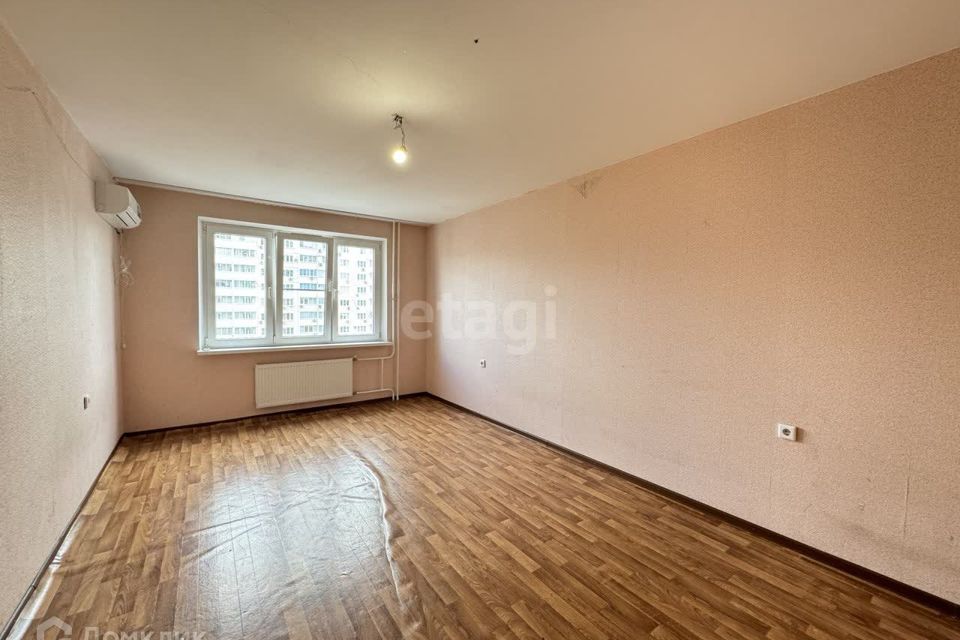 Продаётся 1-комнатная квартира, 37.8 м²