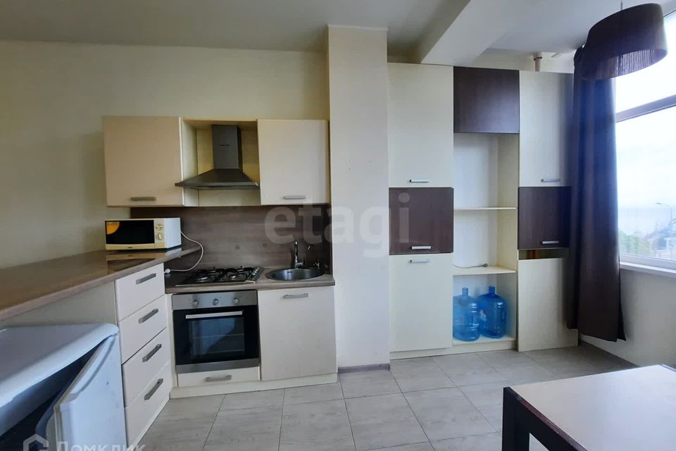 Продаётся 1-комнатная квартира, 56 м²