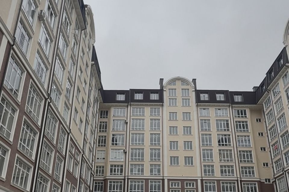 Продаётся 3-комнатная квартира, 127.7 м²