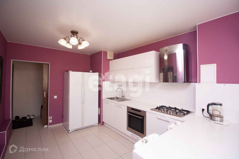 Сдаётся 4-комнатная квартира, 150 м²