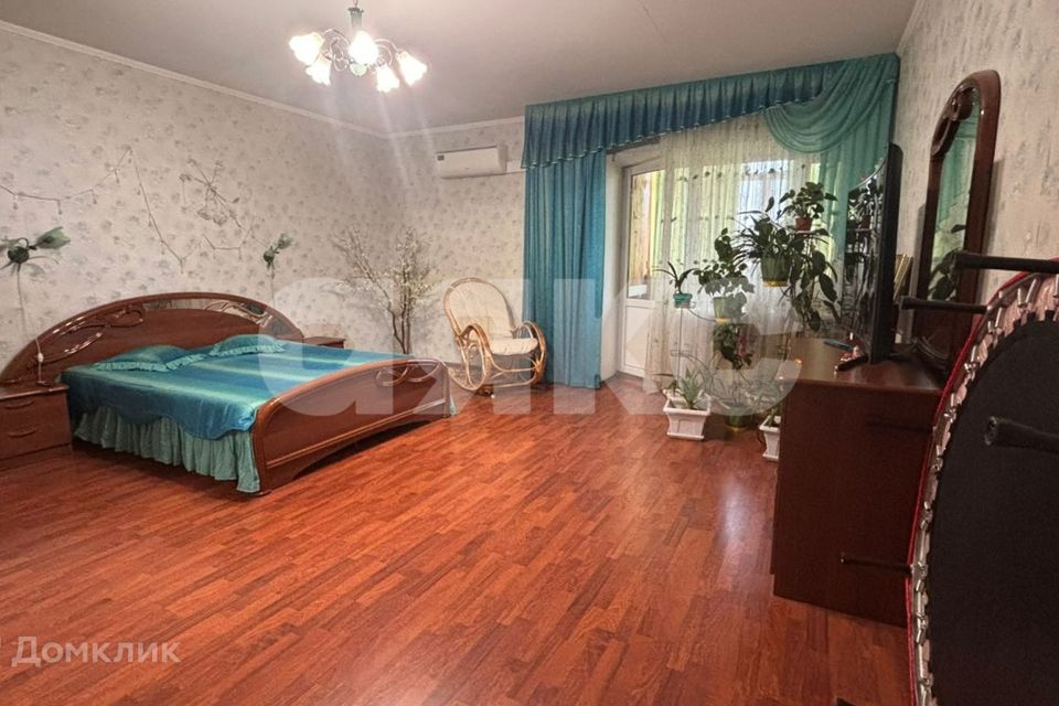 Продаётся 4-комнатная квартира, 152.3 м²