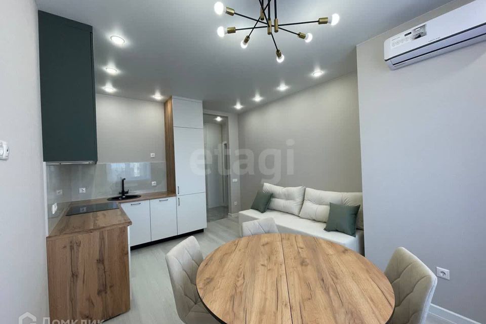 Продаётся 1-комнатная квартира, 43.7 м²