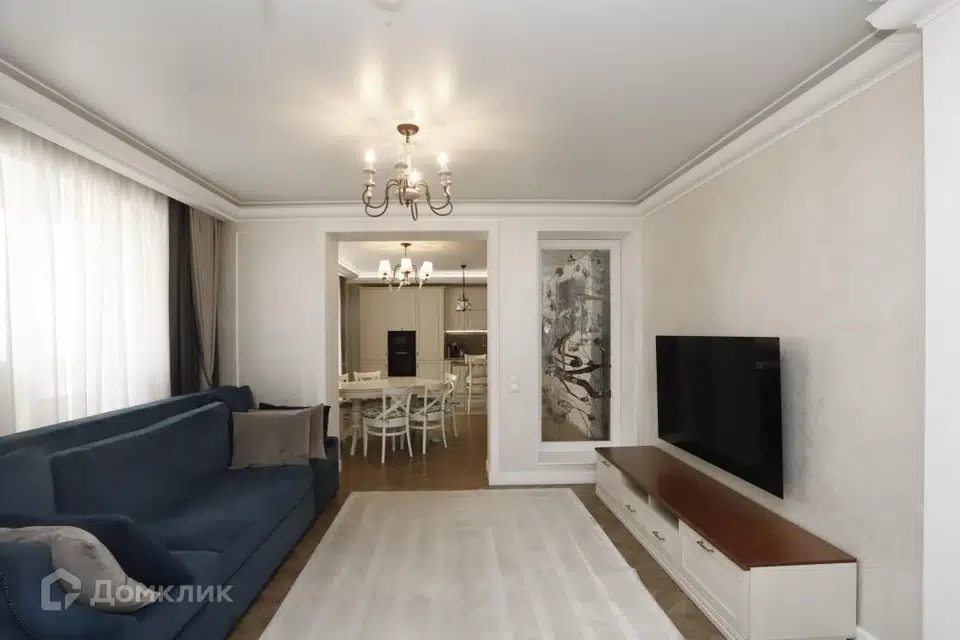 Продаётся 4-комнатная квартира, 132.2 м²