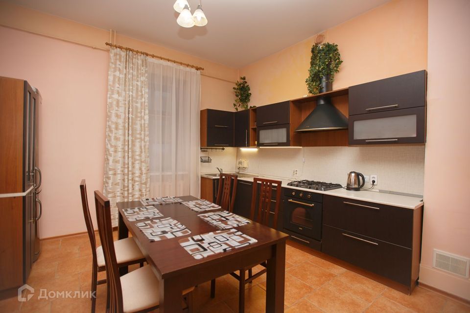Сдаётся 3-комнатная квартира, 107 м²