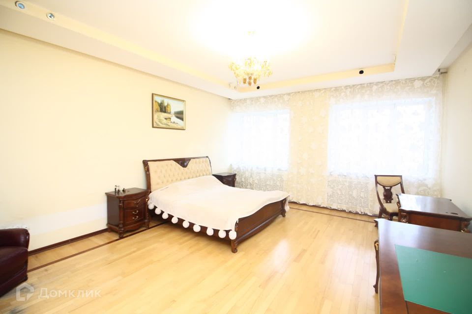 Сдаётся 3-комнатная квартира, 189 м²