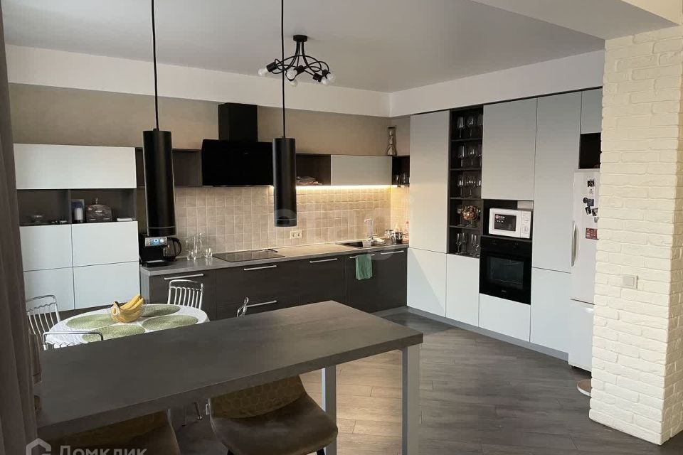 Сдаётся 3-комнатная квартира, 90 м²
