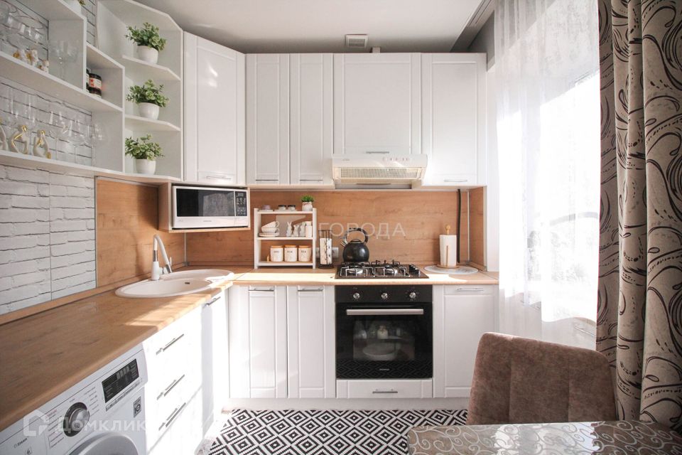 Продаётся 3-комнатная квартира, 41.9 м²