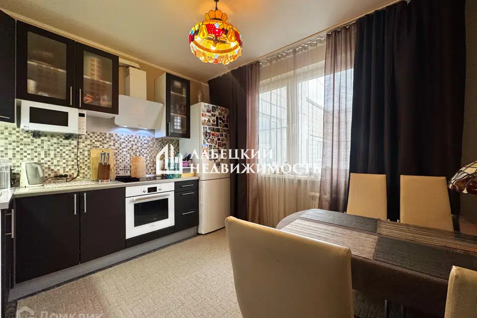 Продаётся 3-комнатная квартира, 74.1 м²