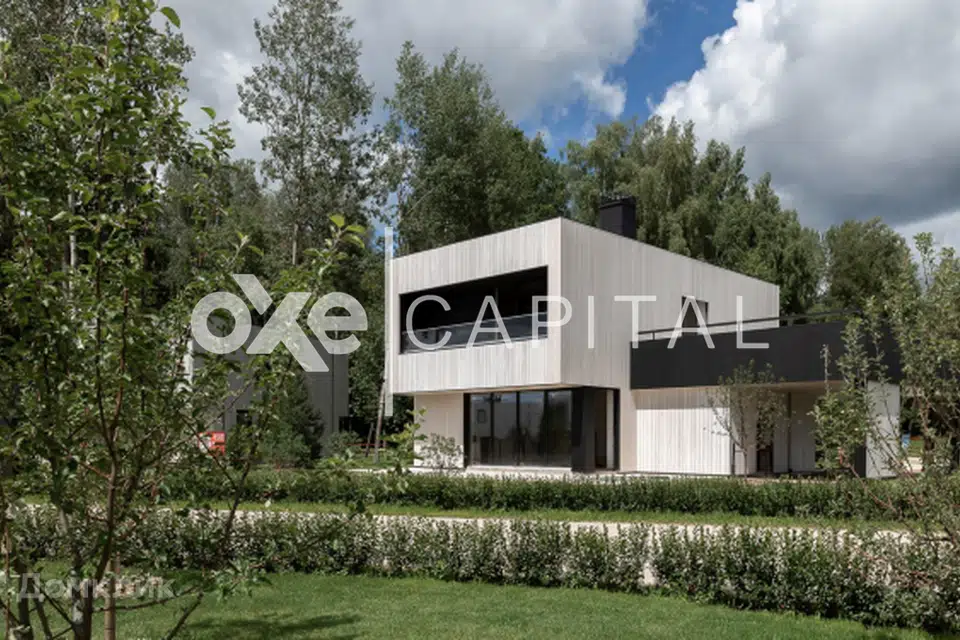 Продаётся 2-этажный дом, 327 м²
