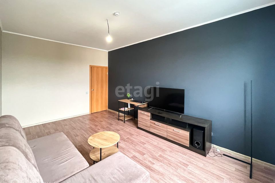 Продаётся 1-комнатная квартира, 43.2 м²