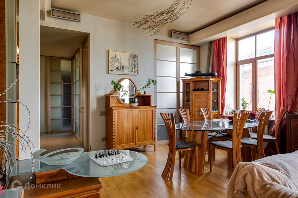 Продаётся 5-комнатная квартира, 144.4 м²
