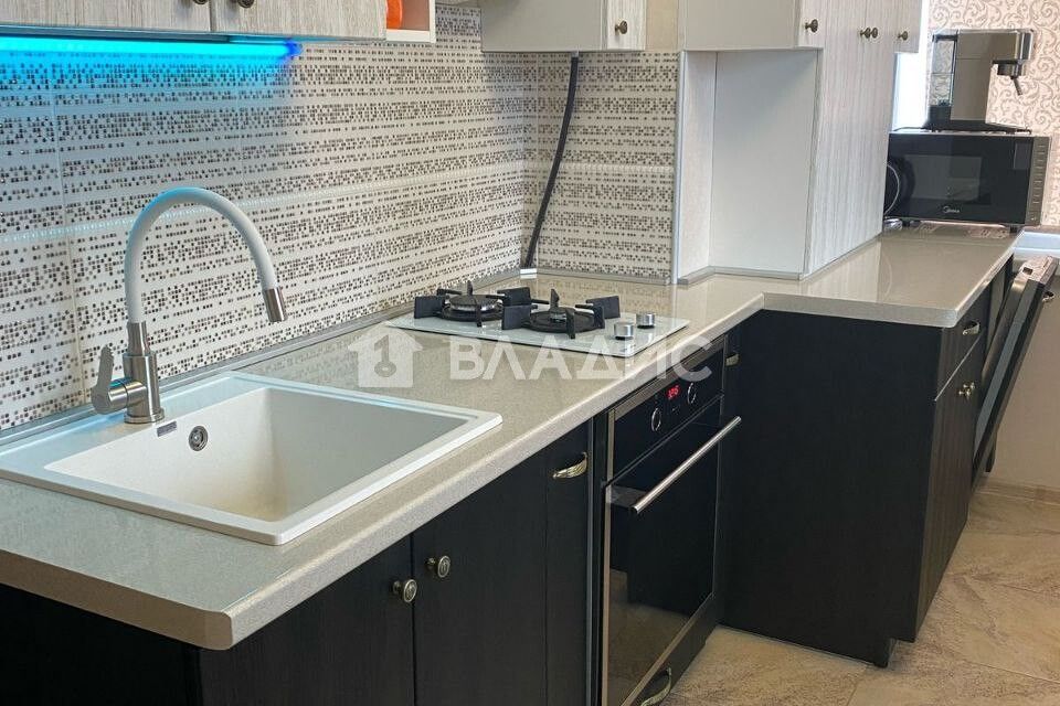 Продаётся 1-комнатная квартира, 54 м²